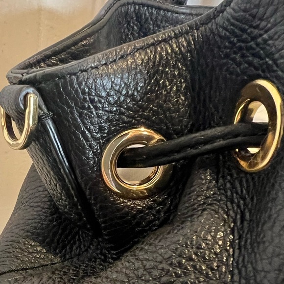 MICHAEL KORS LEATHER CAMDEN DRAWSTRING MEDIUM BLACK HOBO BAG - Picture 7 of 16